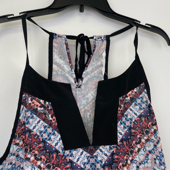 Athleta Chevron dune top size Medium NWT - Picture 3 of 12